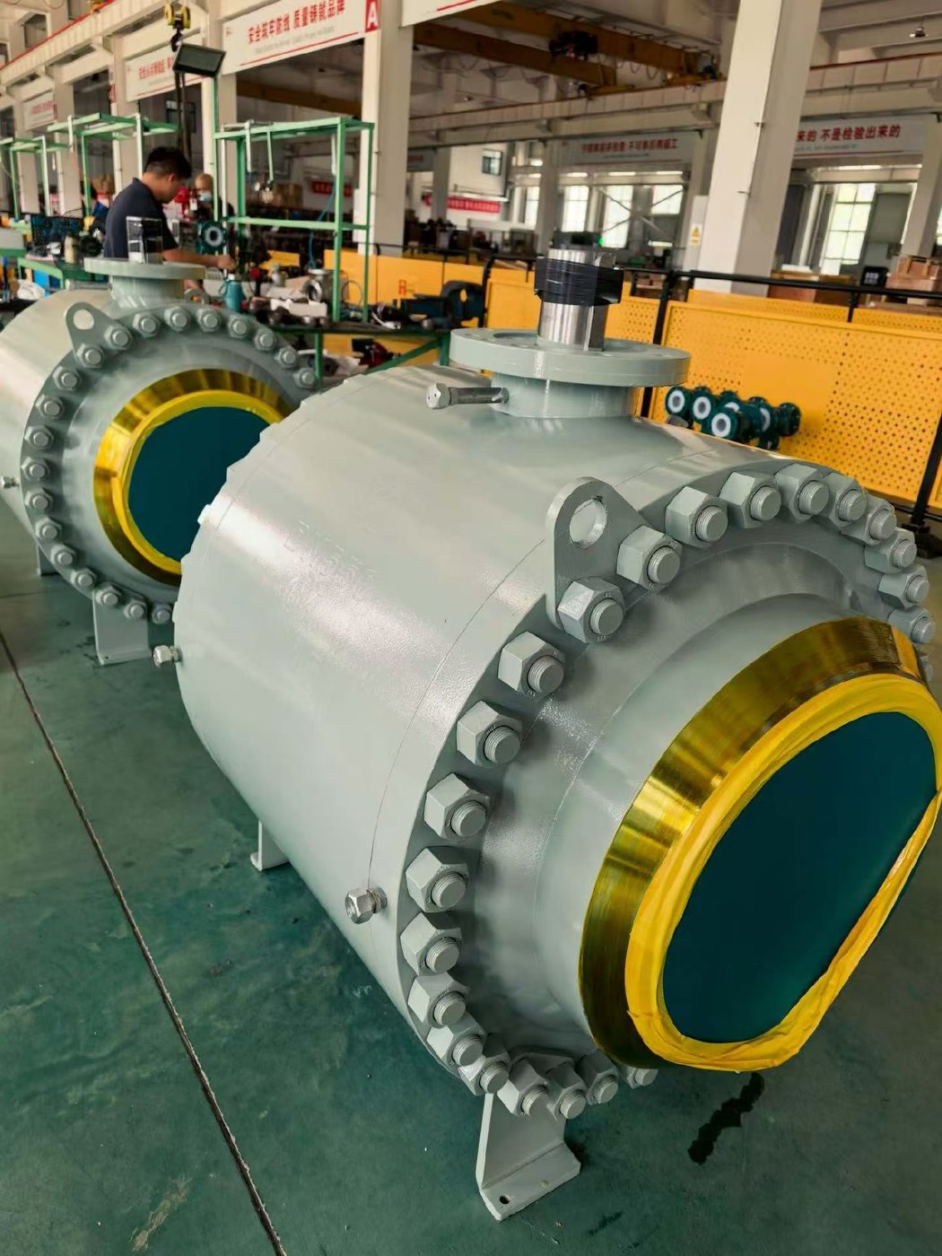 Large-bore forged high-pressure welded ball valve